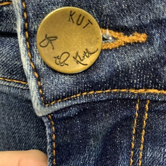 Kut from the Kloth Blue Medium Wash Mid-Rise Baby Bootcut Jeans Size 8 Short - Picture 5 of 14